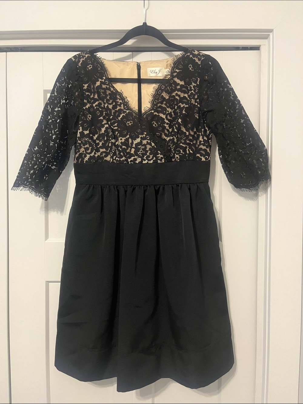 Eliza J Black Lace Overlay Mini Dress with Nude Lining 8 petite 8P NWOT
